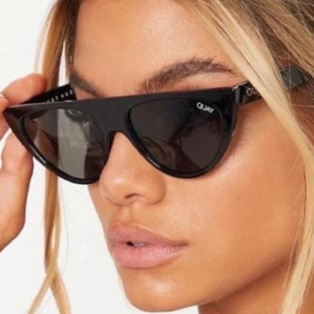 QUAY AUSTRALIA Run Away NEW Black Cat Eye Sunglasses NEW